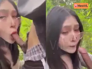 đi dã ngoại tiện nắc em ghệ ở trong rừng
