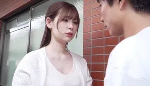 Chồng yêu tẻ nhạt, cô vợ nhận ra cậu thanh niên cạnh bên nhà tốt hơn