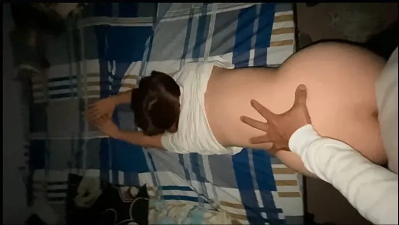 Lên giường với bạn gái nứng lồn và cái kết