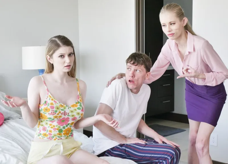 Mẹ kế bắt con gái riêng của người chồng làm tình với cậu con trai