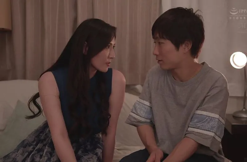 Người chồng lạnh nhạt, vợ uống rượu rồi địt trộm với cậu sinh viên trẻ